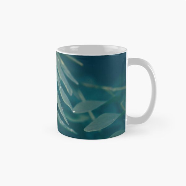 Artikelvorschau, Blätter mit Wassertropfen entworfen und verkauft von Graphic Venture.
