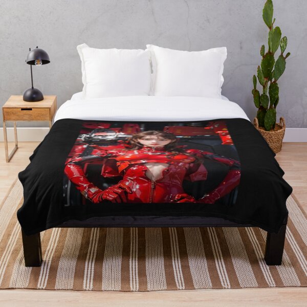 Item preview, Hermosa chica con armadura roja y robot designed and sold by RoughSwallow.