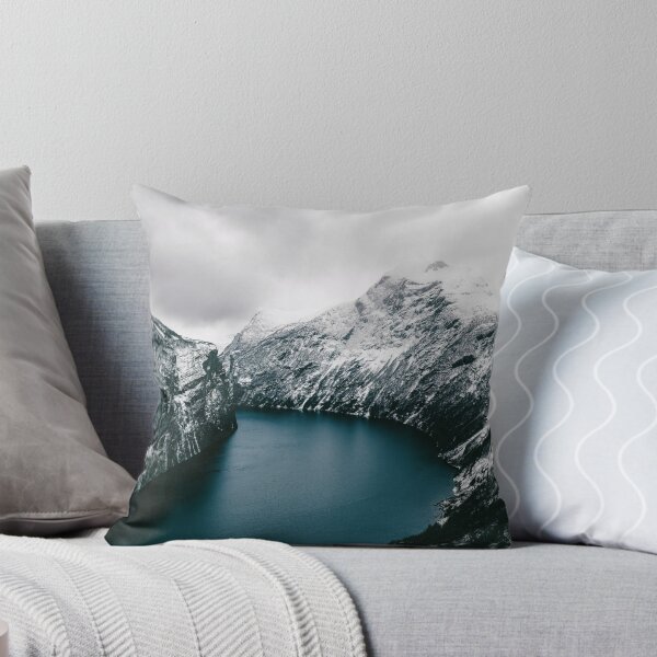 Artikelvorschau, Norwegens Geiranger Fjord am Moody Winter Day entworfen und verkauft von visualspectrum.