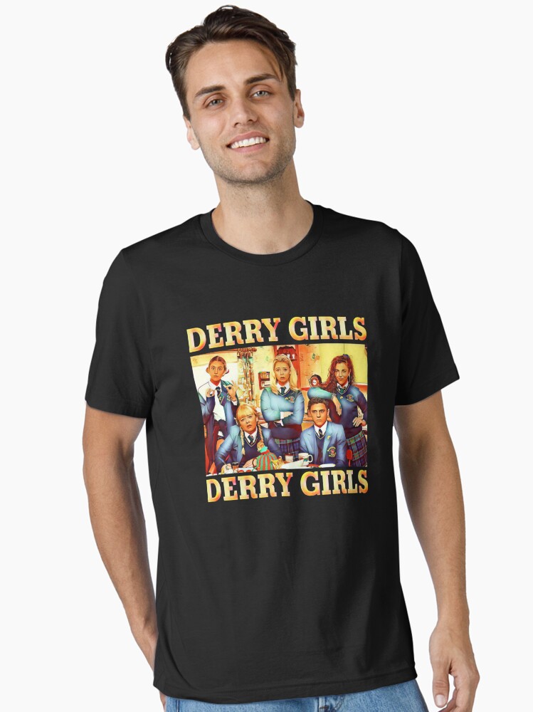 Imagen 1 de 7, Camiseta esencial con la obra Mis personas favoritas Im A Derry Girl Regalos gráficos divertidos, diseñada y vendida por gerber-jayes.