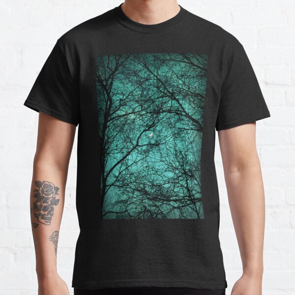 Schöne Dunkelheit - Halbmond in den Bäumen Classic T-Shirt