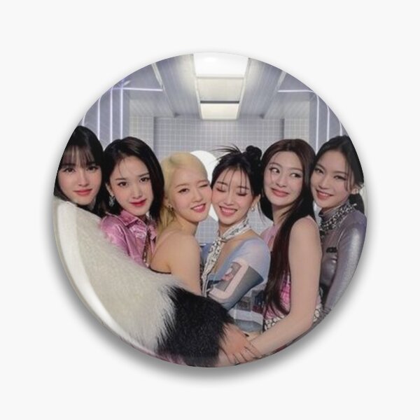 Item preview, stayc run2u pin designed and sold by lixh4ven.