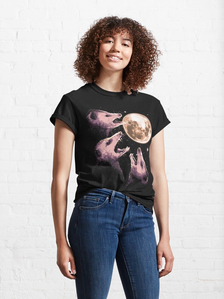 Discover Three Opossums Howling at the Moon Funny Possum 3 Opossum Classic T-Shirt
