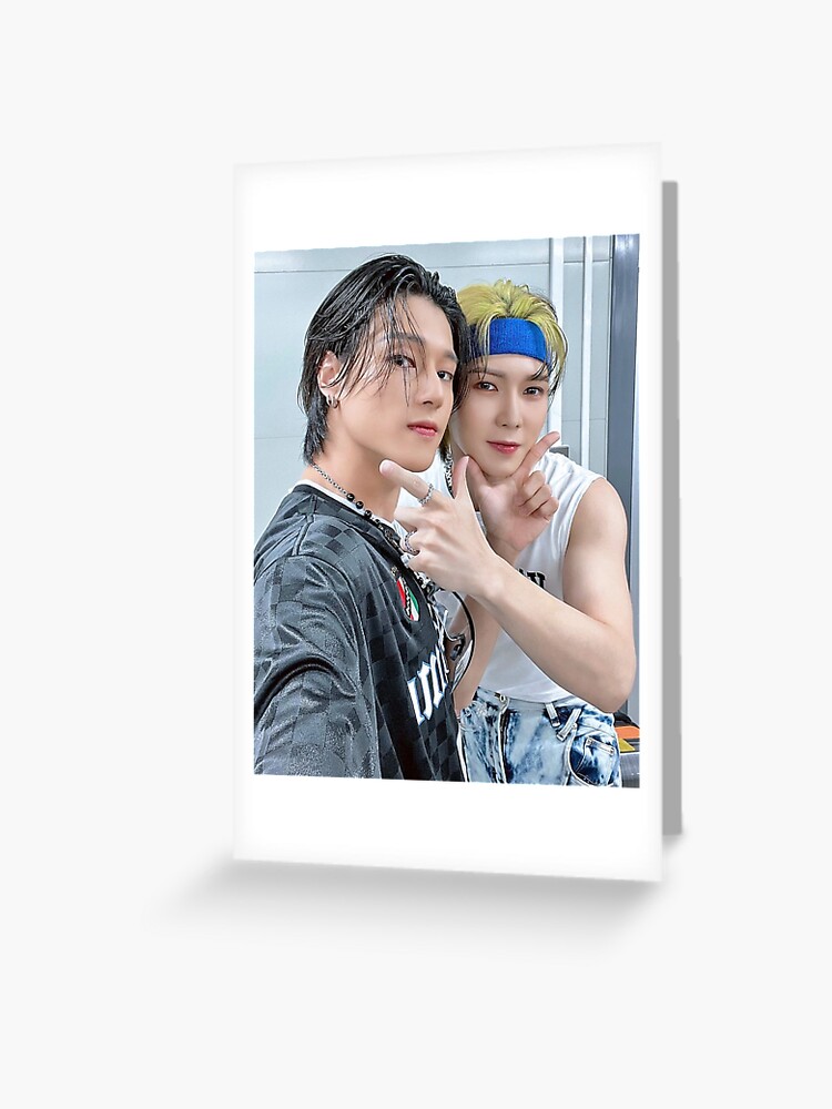 Ateez Wooyoung & Yeosang hug shops photocards