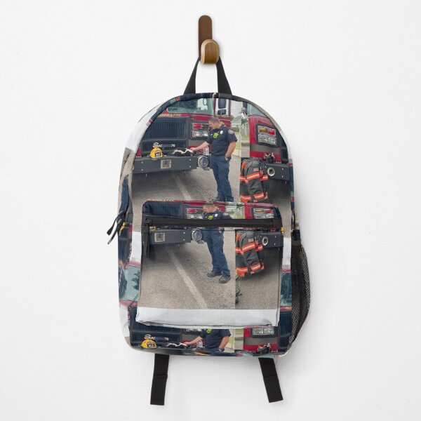 Aperçu de l'œuvre 42-PU et un pompier créée et vendue par SurfeitShop.