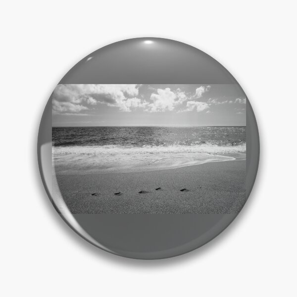 Item preview, 2018 Orme nella spiaggia designed and sold by robertoferrero.