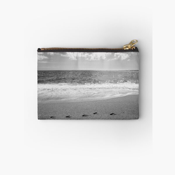 Item preview, 2018 Orme nella spiaggia designed and sold by robertoferrero.