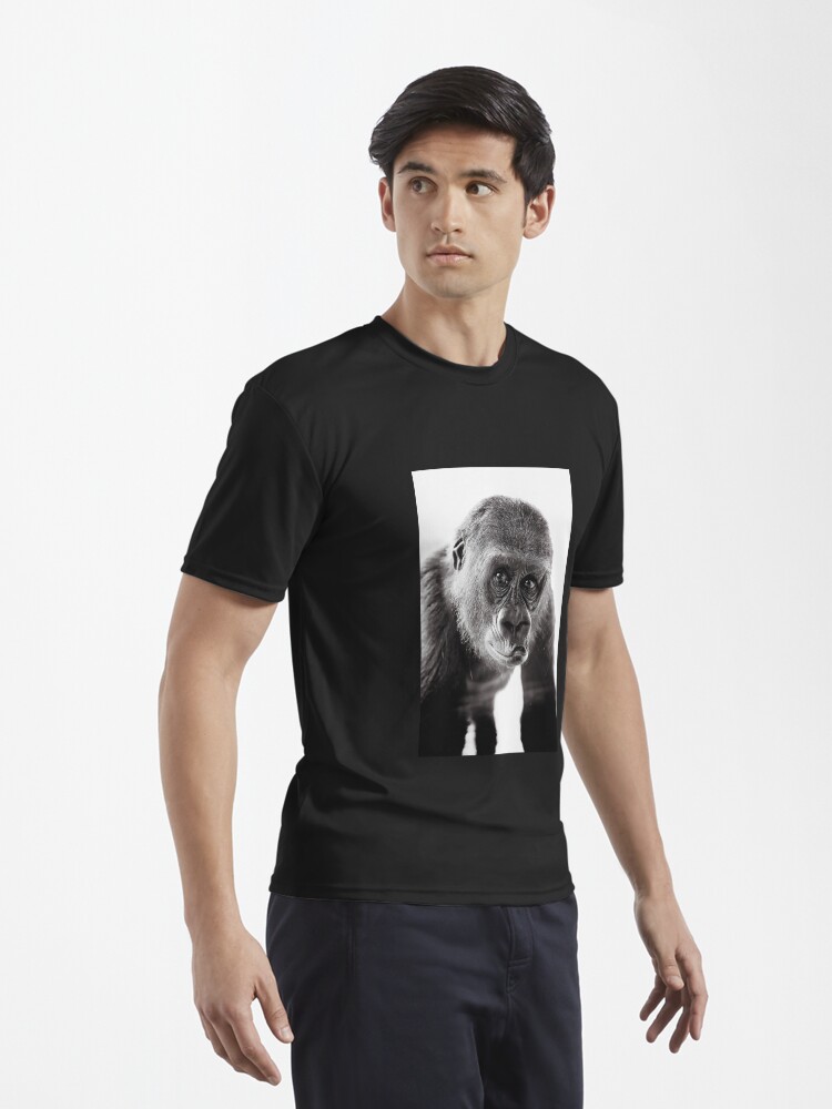 Imagen 3 de 7, Camiseta deportiva con la obra Fotografia Gorila, diseñada y vendida por Delsolar.