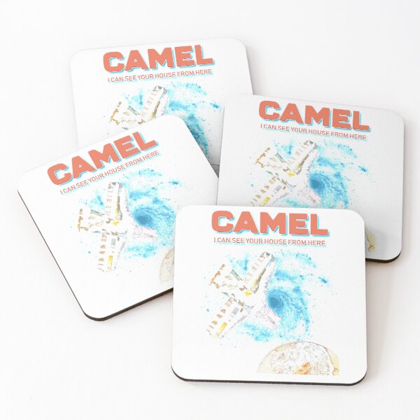 Artikelvorschau, CAMEL BAND trägt einen klassischen Umhang entworfen und verkauft von CaesarKerluke.