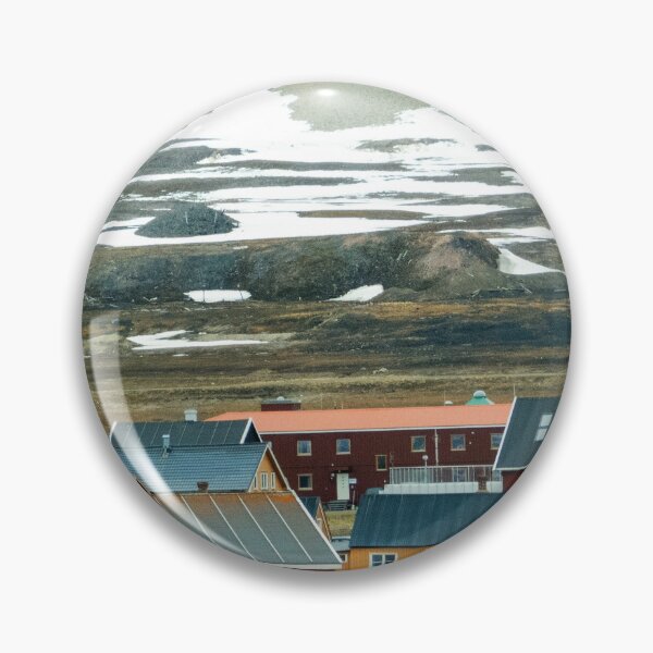Aperçu de l'œuvre Un groupe de maisons à Ny-Alesund, Svalbard, Norvège créée et vendue par HazelWright.