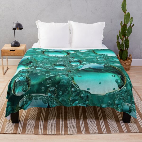 Aperçu de l'œuvre Mangez mes bulles turquoise Robe t-shirt créée et vendue par Digital-Art-Co.