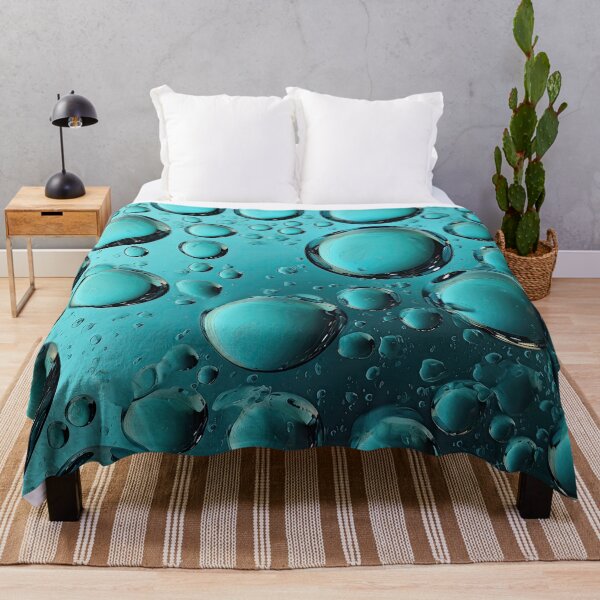 Aperçu de l'œuvre Mangez mes bulles cyan Robe t-shirt créée et vendue par Digital-Art-Co.