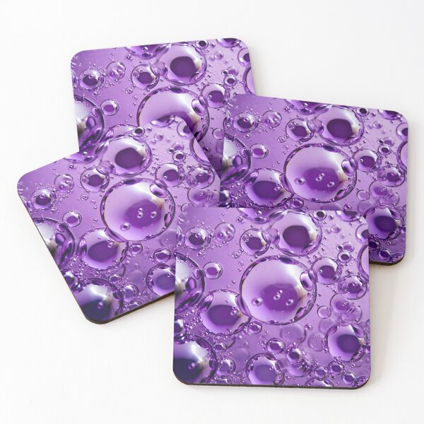 Aperçu de l'œuvre Mange mes bulles violet Robe t-shirt créée et vendue par Digital-Art-Co.