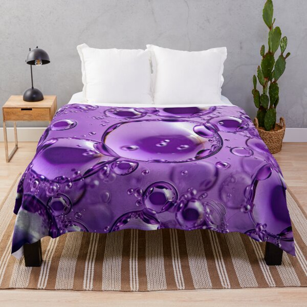 Aperçu de l'œuvre Mange mes bulles violet Robe t-shirt créée et vendue par Digital-Art-Co.
