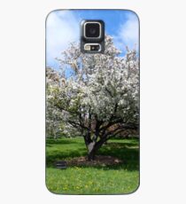 Blooming White Crabapple Tree in Springtime Case/Skin for Samsung Galaxy