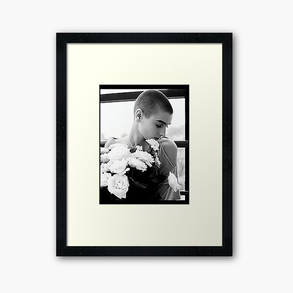 Aperçu de l'œuvre Sinead O'connor Vintage Singer Musique créée et vendue par KaidenAdamsMode.