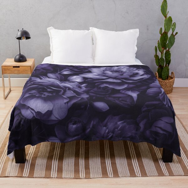 Aperçu de l'œuvre Fleurs baroques opulentes Moody Botanical Art Rich Purple créée et vendue par artsandsoul.