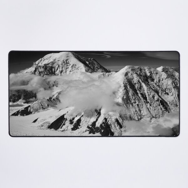 Item preview, Una vista del paisaje de la escena alpina nevada de Alaska paisaje impresión fotográfica en blanco y negro / fotografía designed and sold by Jéanpaul Ferro.