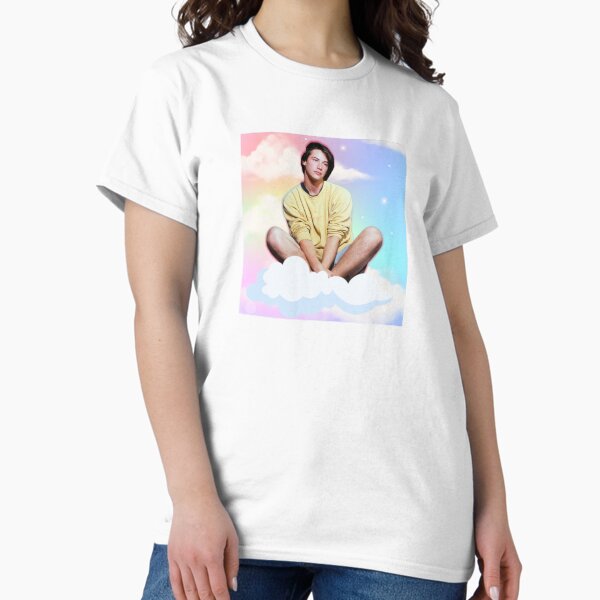 Artikel-Vorschau von Vintage: Der junge Keanu Reeves auf einer Wolke, designt und verkauft von MadeLivelyShop.