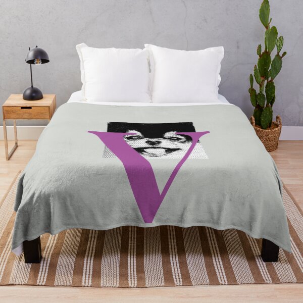 Item preview, BTS V Layover,  BTS Taehyung Layover, Yeontan, love me again, black and white/ purple V designed and sold by SoloAutenica.