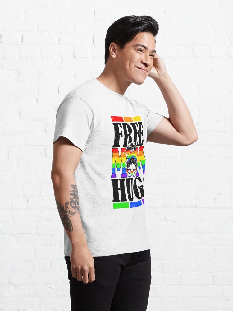 Disover Free Mom Hugs Messy Bun LGBT Pride Month Rainbow Classic T-Shirt