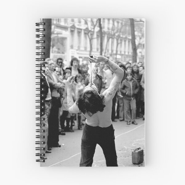 Item preview, vr 3371 / finition 2023 -  Olivier Reporter Photo sur: 27 -Les Gens de Paris 1975 Okaio-Umin Créations Olavia-Olao designed and sold by o.okaïo.