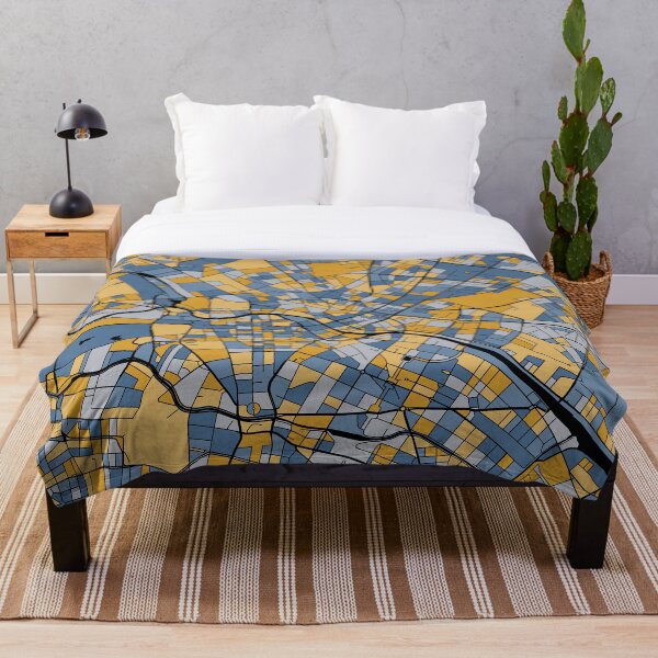 Artikelvorschau, Berlin-Kartenmuster in Blau und Gold entworfen und verkauft von PatternMaps.
