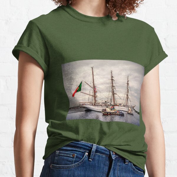 The Tall Ship Niagara With Cannons - Erie, PA Essential T-Shirt