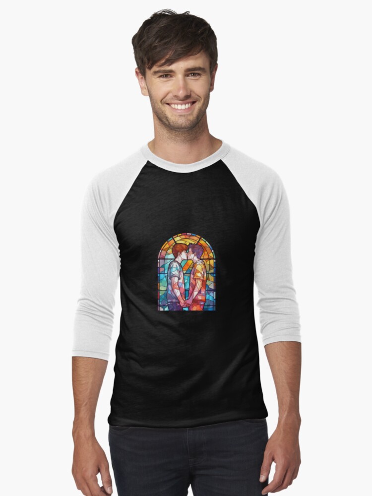 Aperçu 1 sur 3. T-shirt baseball manches ¾ avec l'œuvre Art du vitrail d'amour gay créée et vendue par GeorgiosT.