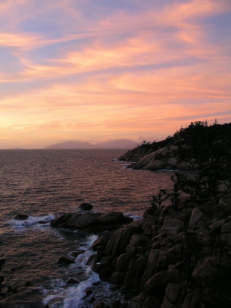 Ocean-Rock-Sky by neoniphon