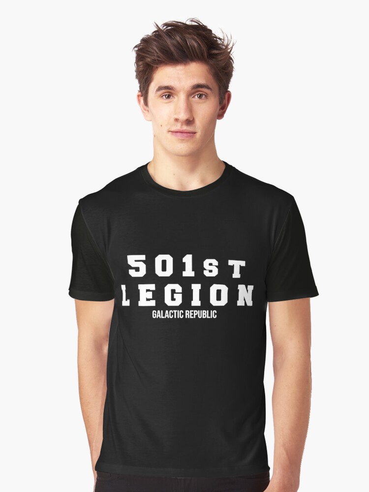 Imagen 1 de 5, Camiseta gráfica con la obra Legión 501, diseñada y vendida por deeses.
