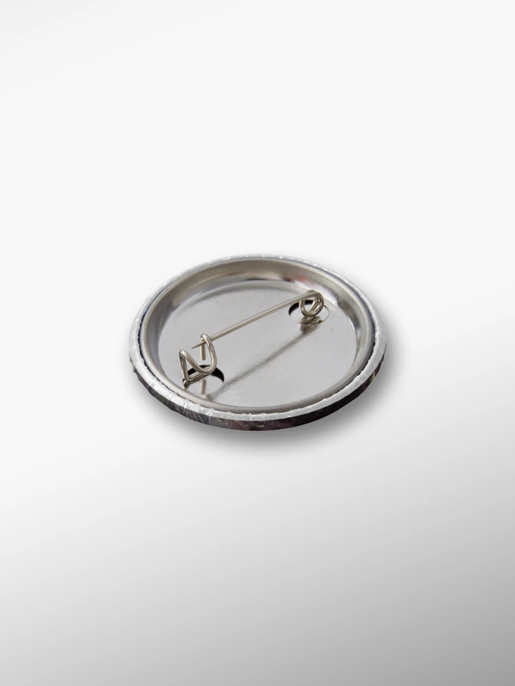 Aperçu 2 sur 3. Badge avec l'œuvre Chance Of Rain créée et vendue par RiffraffDesigns.