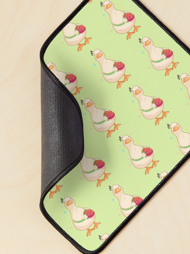 Imagen 2 de 5, Alfombrilla de ratón con la obra pato con bolsa de fresa, diseñada y vendida por CuteBlueArt.