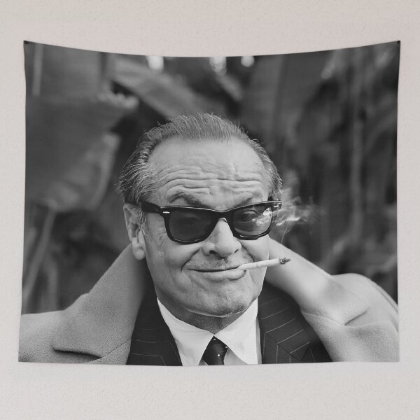 Artikelvorschau, Jack Nicholson raucht eine Zigarette, Schwarz-Weiß-Vintage-Foto entworfen und verkauft von modernretro.
