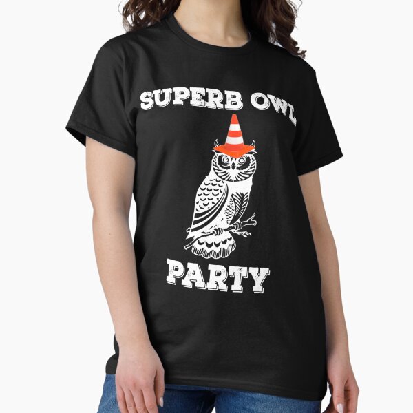 Aperçu de l'œuvre Superbe soirée hibou Ce que nous faisons dans l'ombre créée et vendue par NixonNewnham.