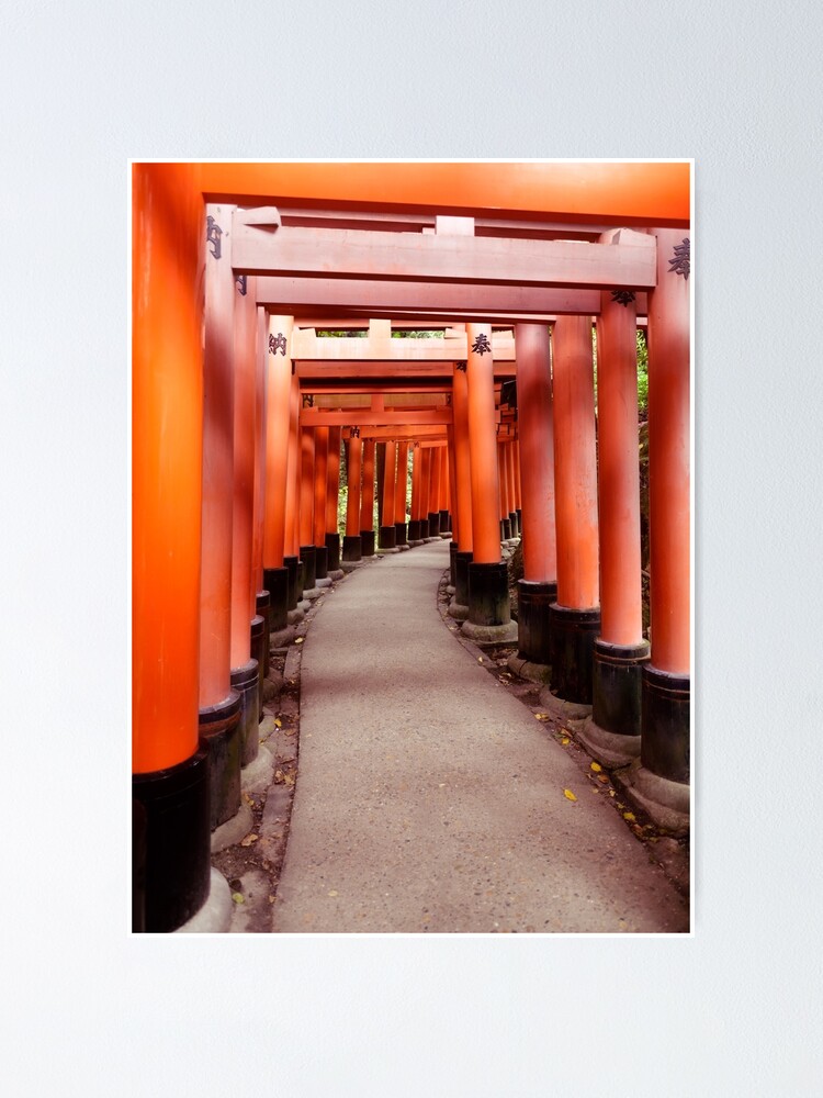 Poster Senbon Torii Long Path Of Vermillion Red Torii Puertas En Fushimi Inari Santuario En Kyoto Foto Art Print De Awenartprints Redbubble