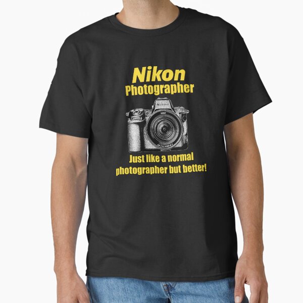Artikel-Vorschau von Nikon Fotografie T-Shirt, designt und verkauft von Iconicapparel22.