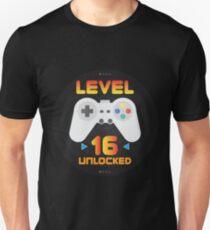 16th Birthday Gift - Level 16 Unlocked Funny Gamer Present Unisex T-Shirt