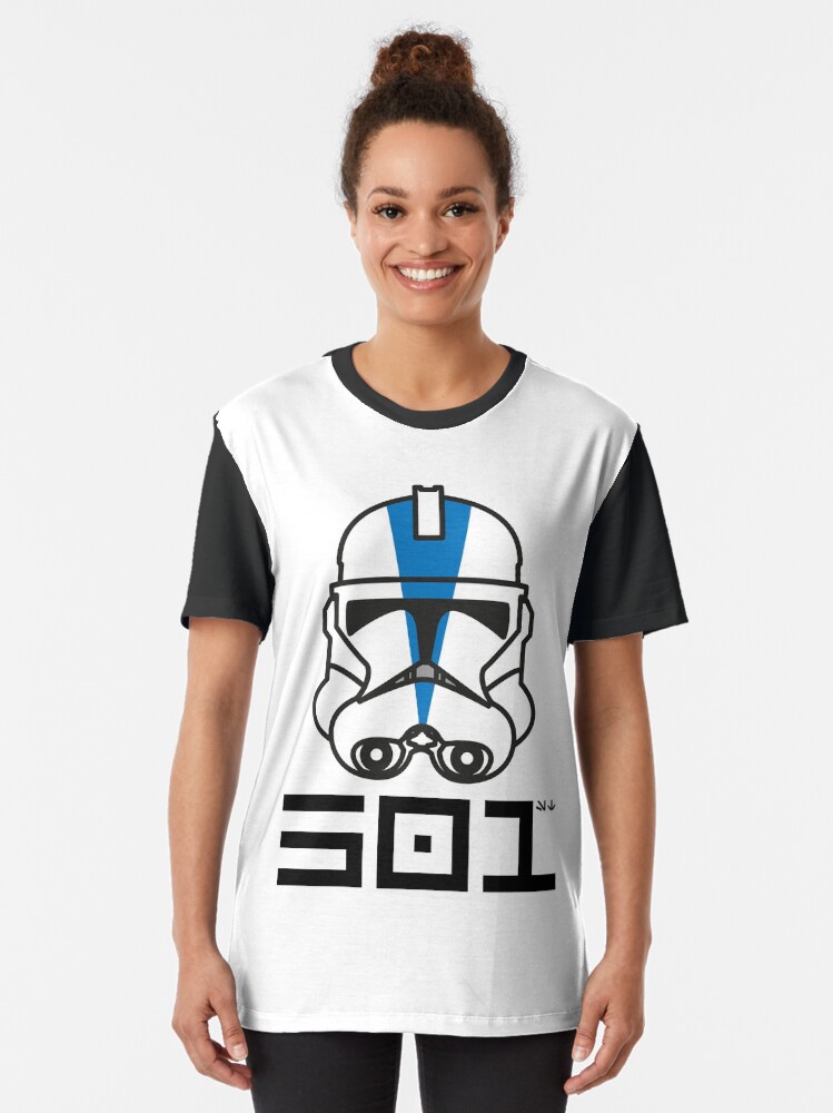 Imagen 2 de 5, Camiseta gráfica con la obra Legión 501, diseñada y vendida por SurtonDesign.