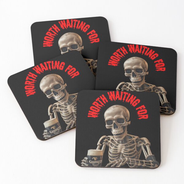 Artikelvorschau, Guinness Drinking St. Patricks Day Saint Paddys Day Halloween Skeleton Irish Shirt, auf das es sich zu warten lohnt entworfen und verkauft von Culveays.