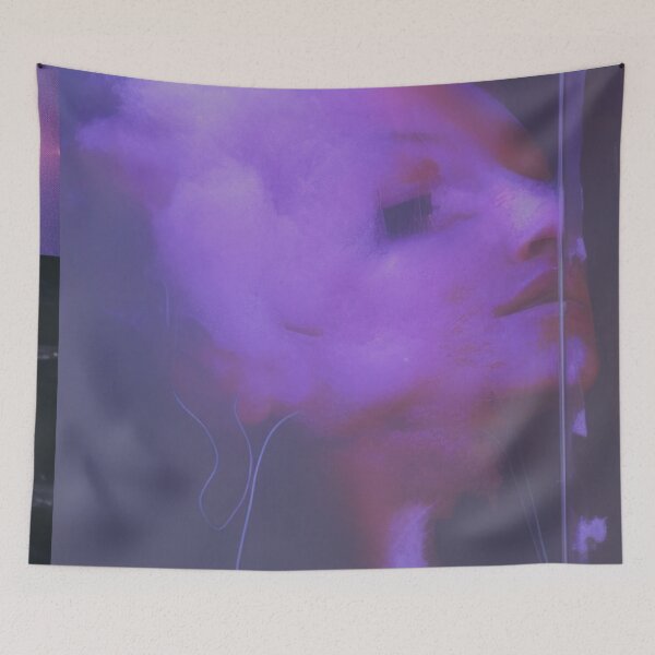 Aperçu de l'œuvre Neon Glow Violet Femme créée et vendue par pulse-glow99.