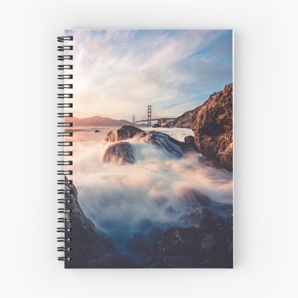 Artikelvorschau, Golden Gate Bridge und Cloudy River entworfen und verkauft von AmazonArt.