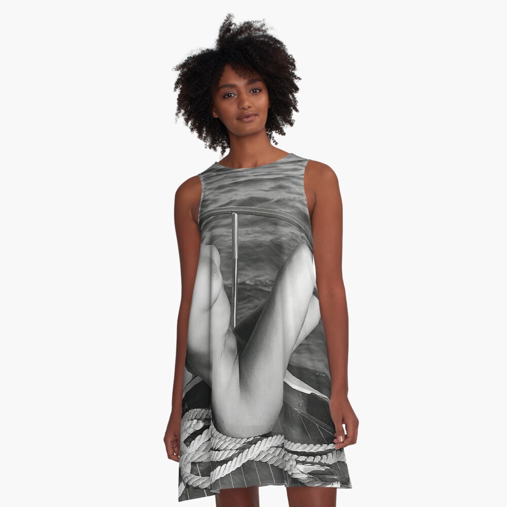 Vestido acampanado for Sale con la obra «Bettie Page desnuda en la cubierta  de un barco c. 1950 - Arte de mujer desnuda» de Osumarts | Redbubble