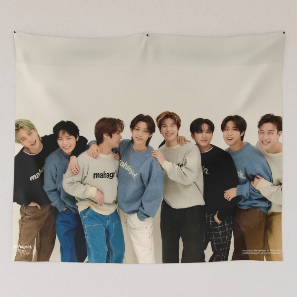ur,tapestry_flatlay_dorm_large