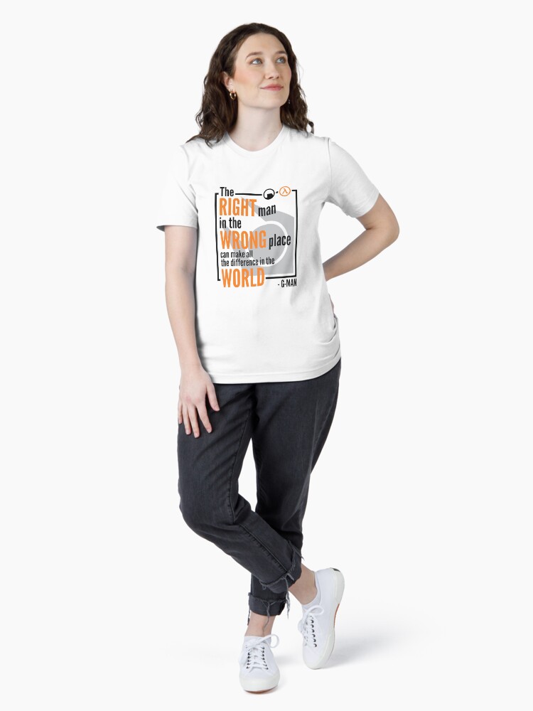 Aperçu 4 sur 7. T-shirt essentiel avec l'œuvre Citation de Half Life G-Man créée et vendue par the-flash.