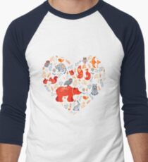 Camiseta ¾ estilo béisbol Bosque de cuento de hadas. Fox, oso, mapache, búhos, conejos, flores y hierbas sobre un fondo azul.