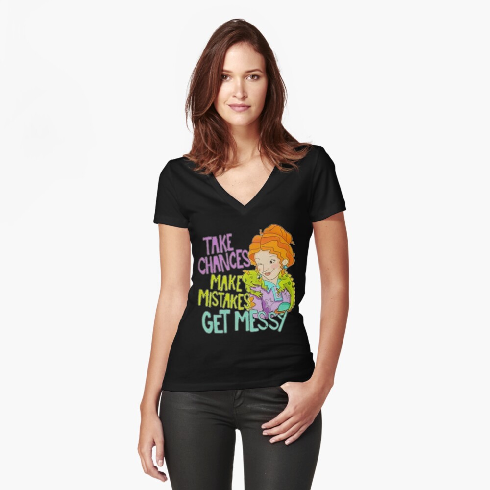 Vista previa del artículo con la obra «Camiseta entallada de cuello en V», diseñado y vendido por LOREKORUPSKAS.