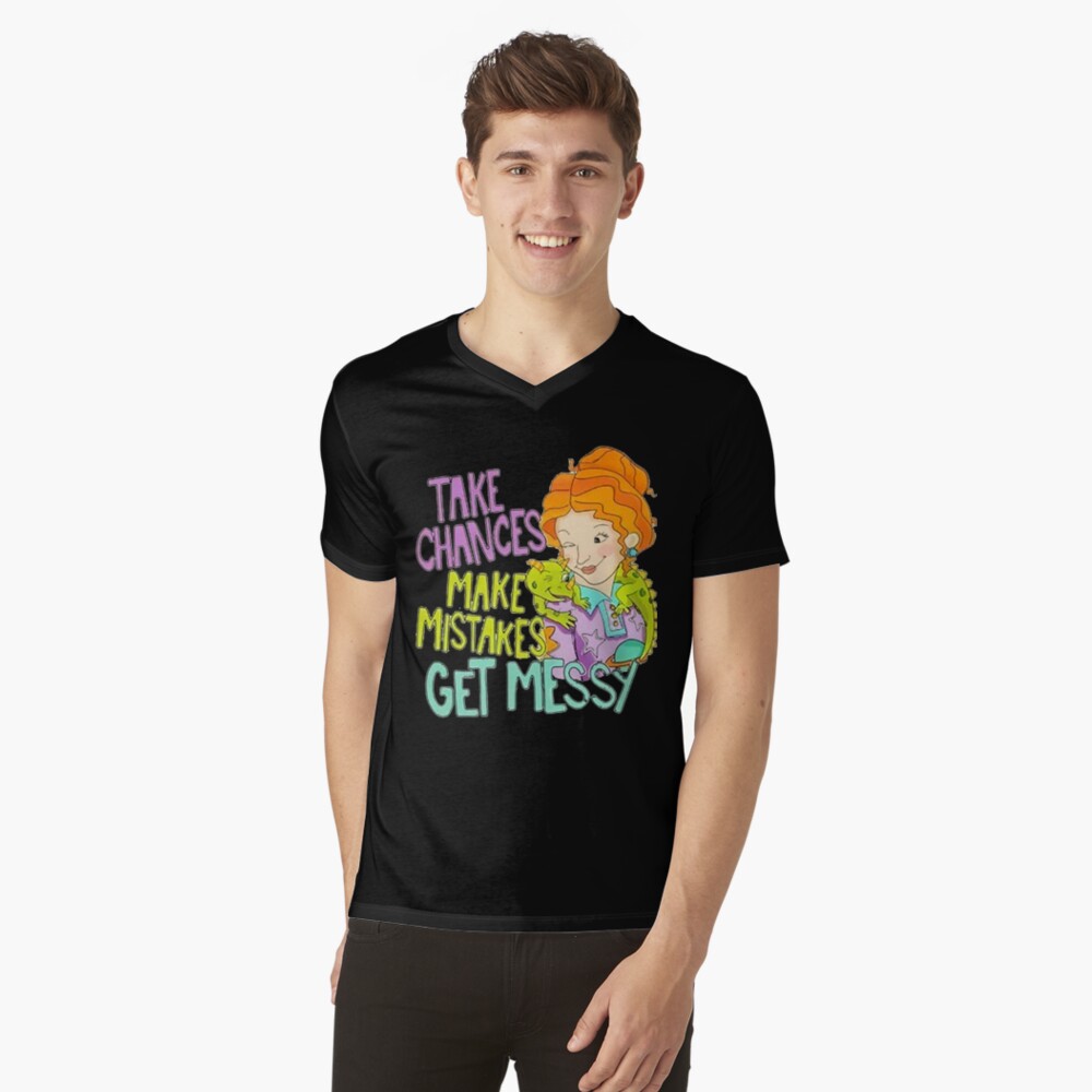 Vista previa del artículo con la obra «Camiseta de cuello en V», diseñado y vendido por LOREKORUPSKAS.