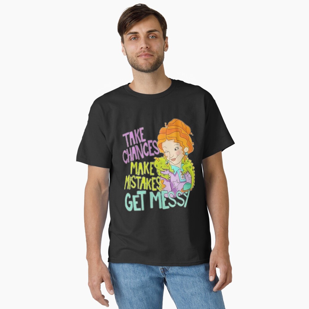 Vista previa del artículo con la obra «Camiseta clásica», diseñado y vendido por LOREKORUPSKAS.