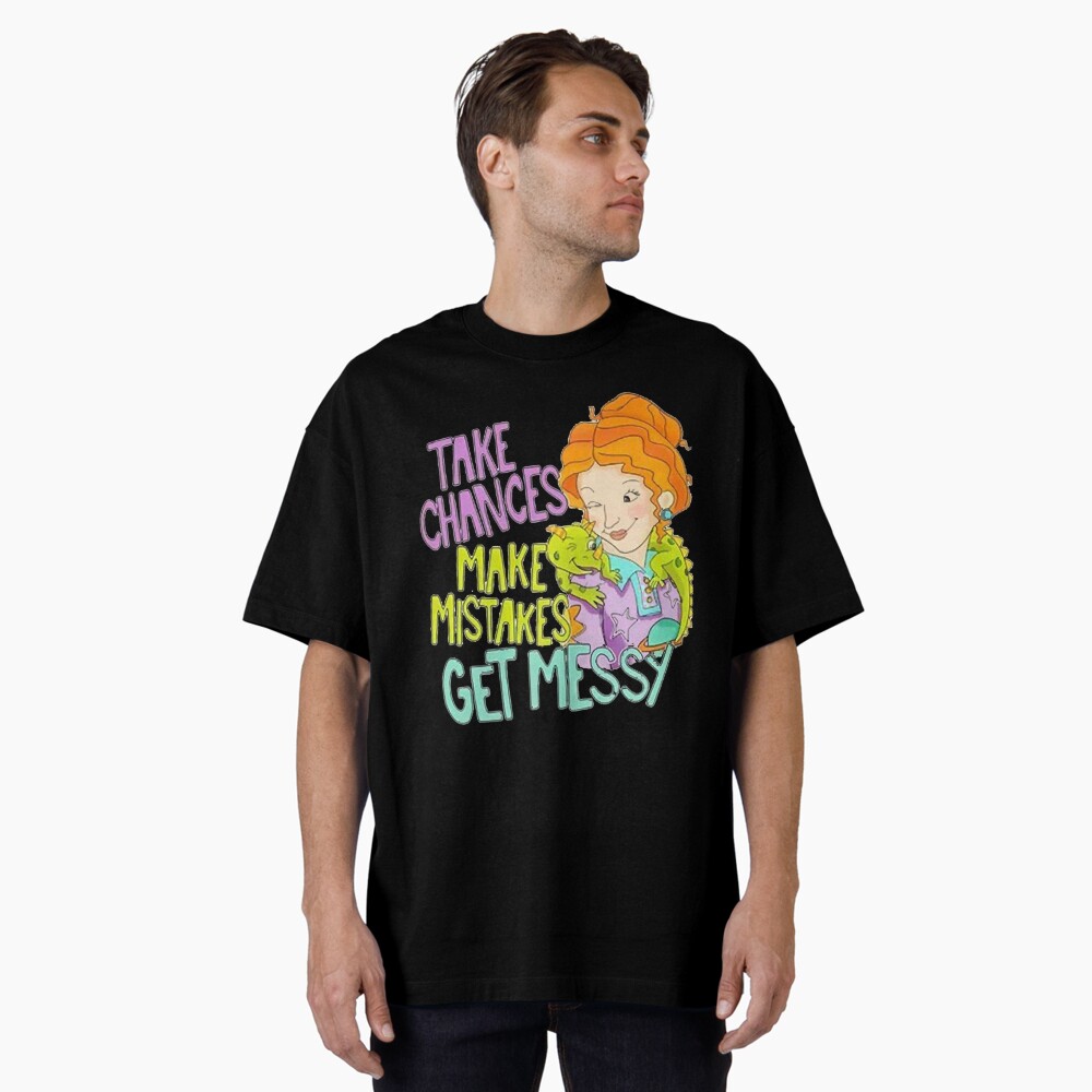Vista previa del artículo con la obra «Camiseta oversize», diseñado y vendido por LOREKORUPSKAS.